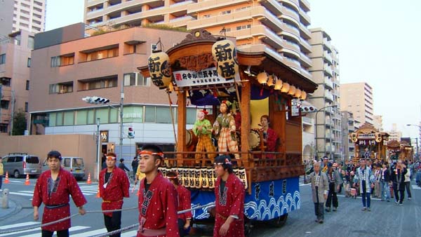 �V����R��