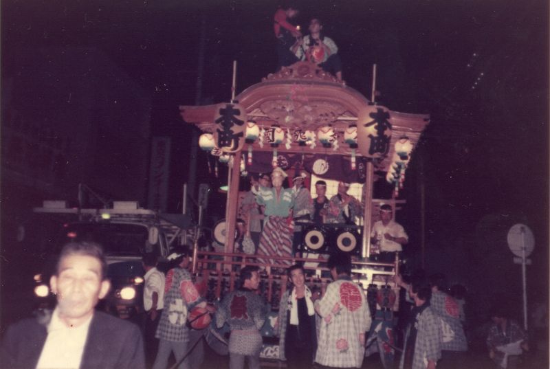 �{���R��