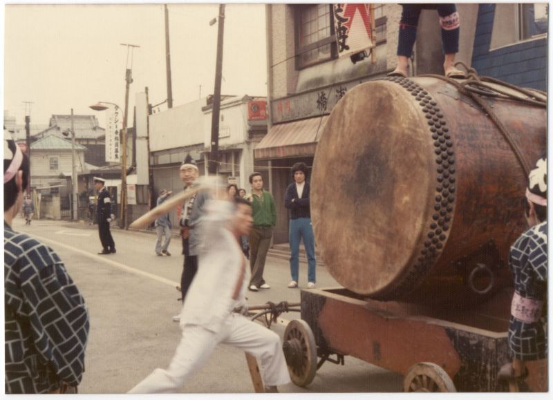 ��{�Б���